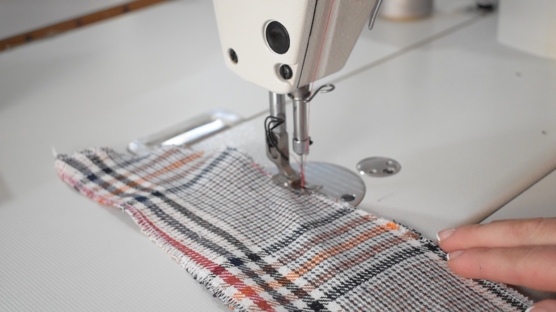 How to Start a Sewing Machine: 8 Steps