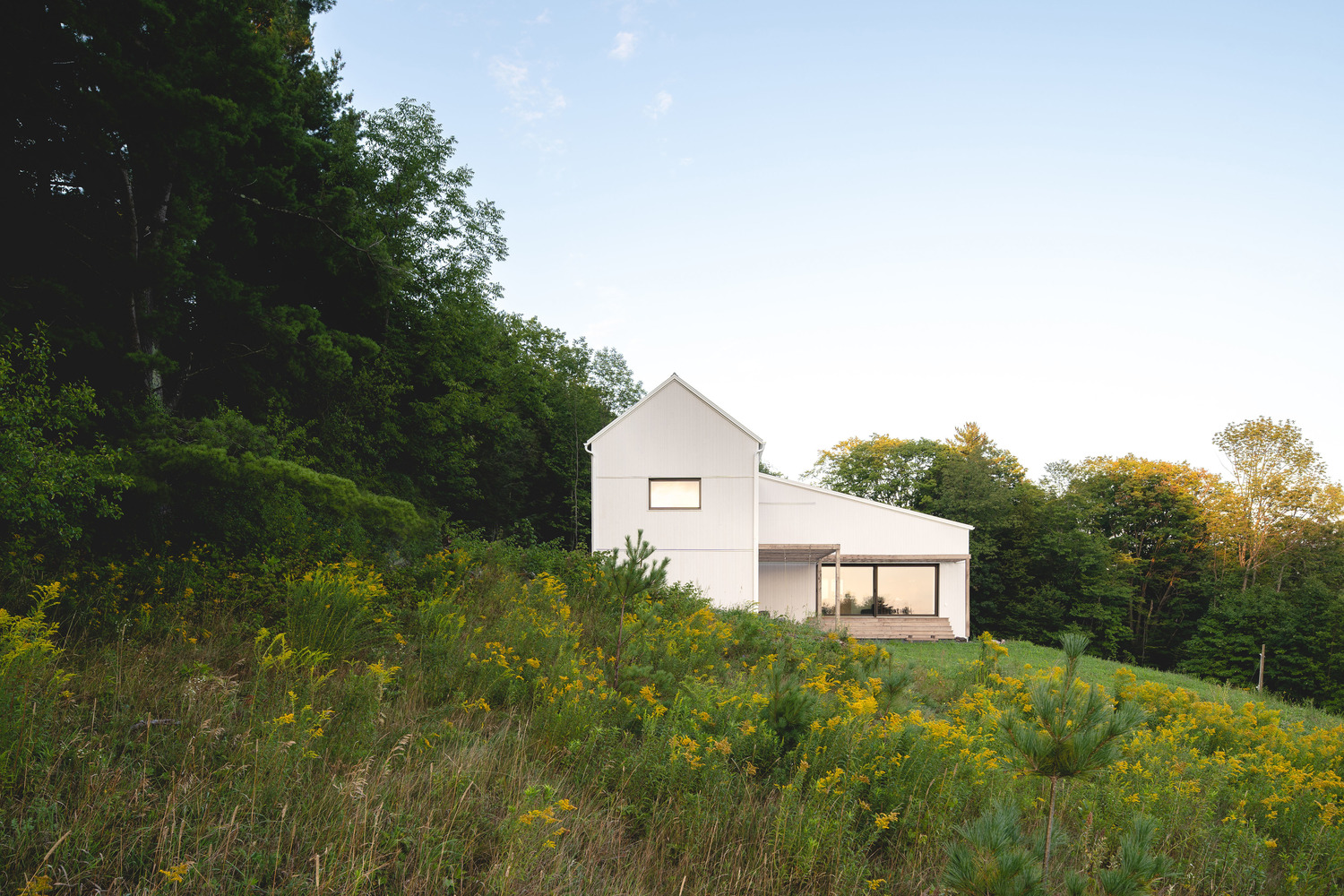 A Saltbox Passive House in Québec