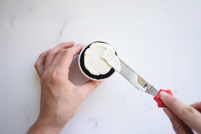 Easy to Make Whipped Cream Frosting Recipe