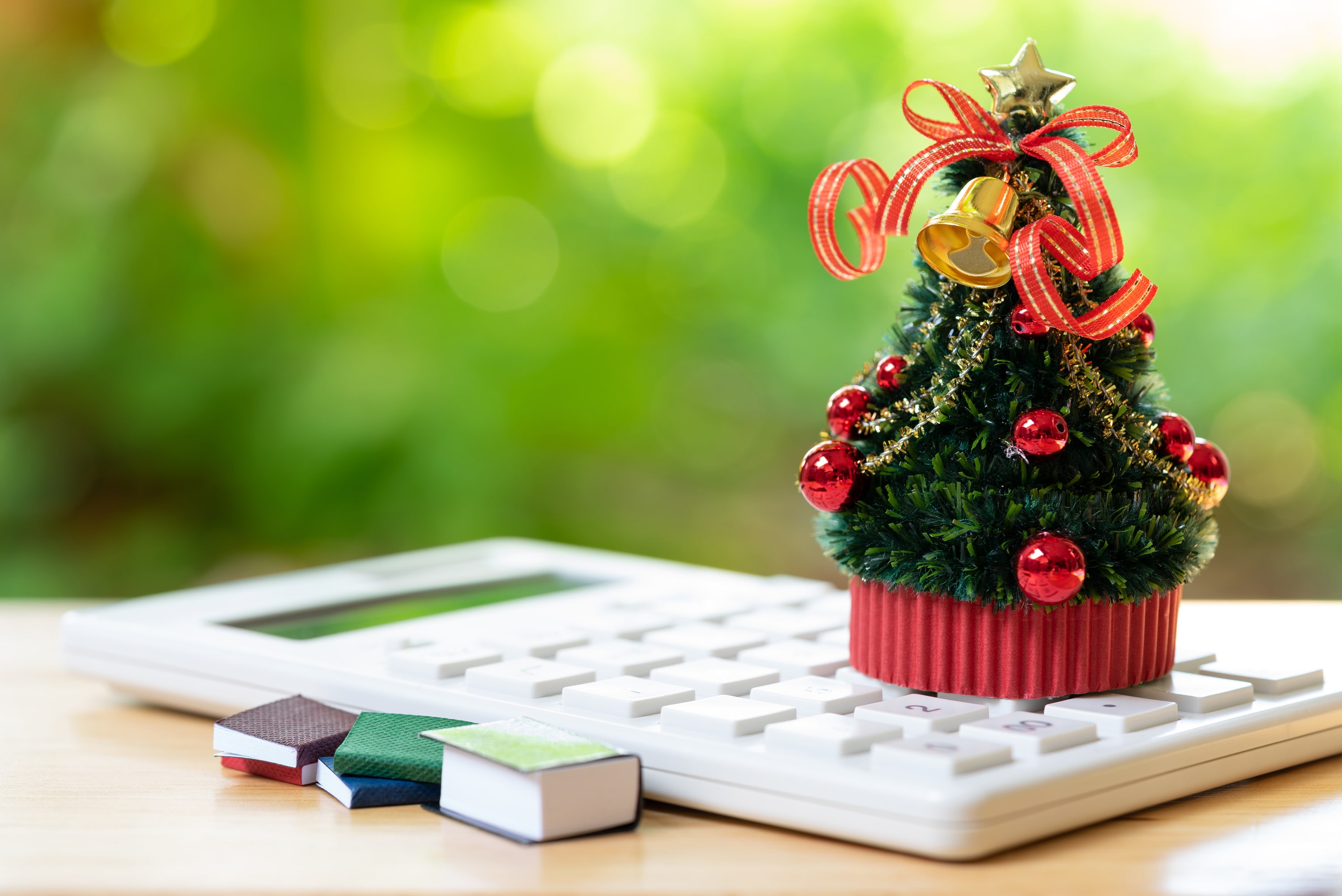 How to Create a Holiday Budget & Stick to It – Strategize Your Spending – Money Crashers