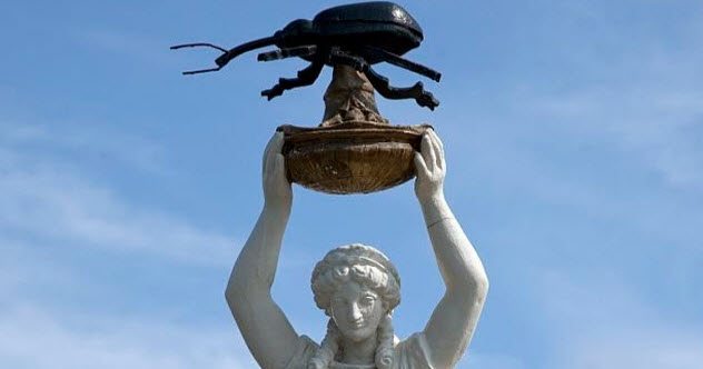 10 Weird And Wonderful Animal Monuments